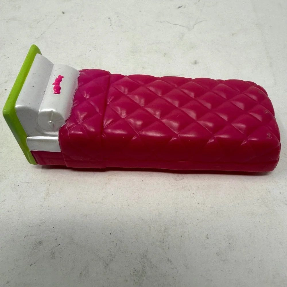 Mattel Polly Pocket Pink Quilted Bed Dollhouse Furniture Accessory Lime Green